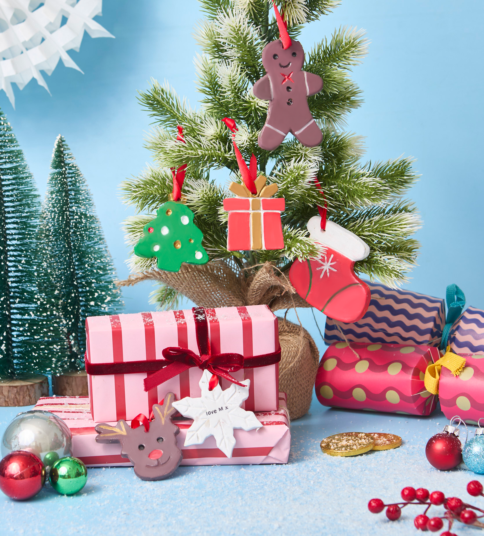Christmas Decorations & Gift Tags Set