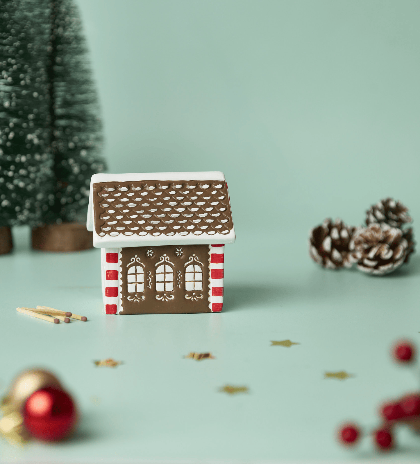 Gingerbread House Candle